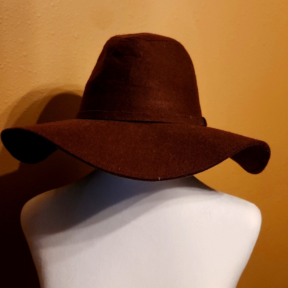 Brown hat ready for fall